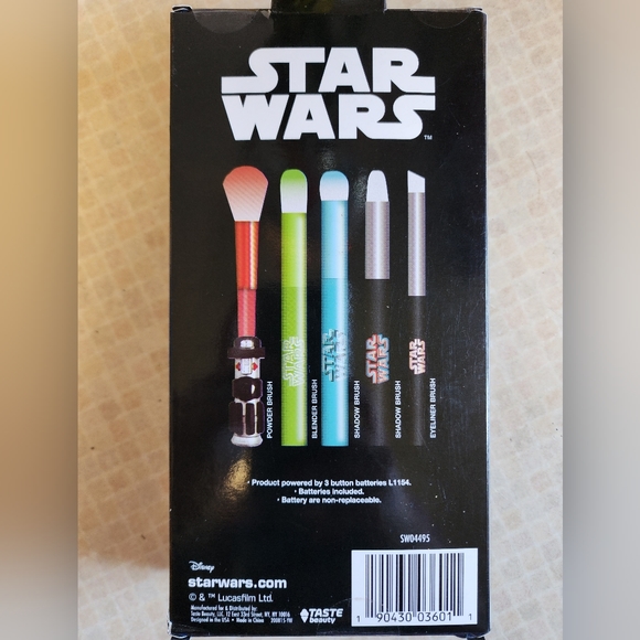 Star Wars Cosmetic Brush Set - Picture 2 of 2